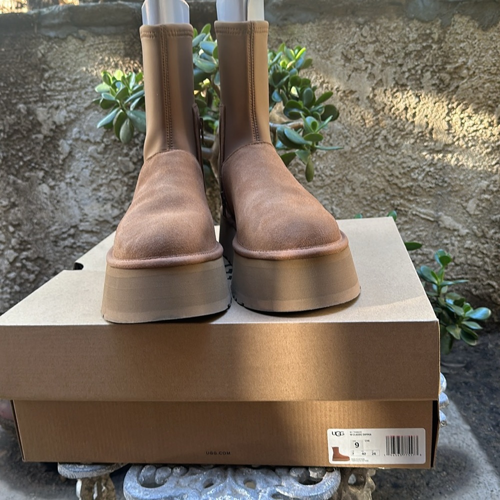UGG Australia Classic Dipper 2023- 24FM - Picture 7 of 7